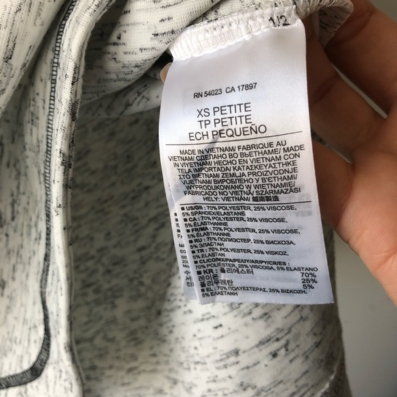 Banana Republic Heather White/Black Crew Neck - Picture 4 of 4
